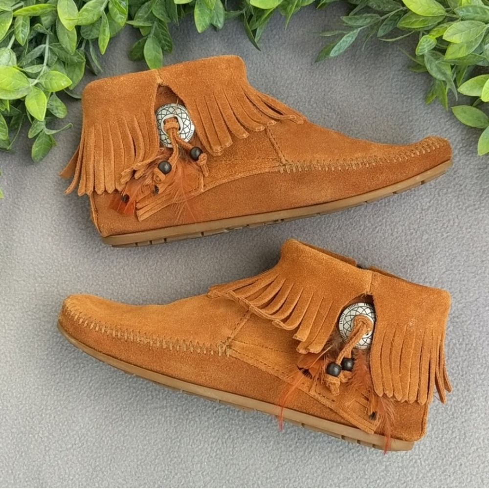 Minnetonka moccasins, size 7